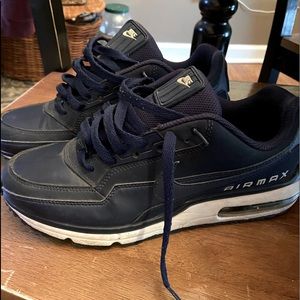 Men’s air max sneakers navy blue
